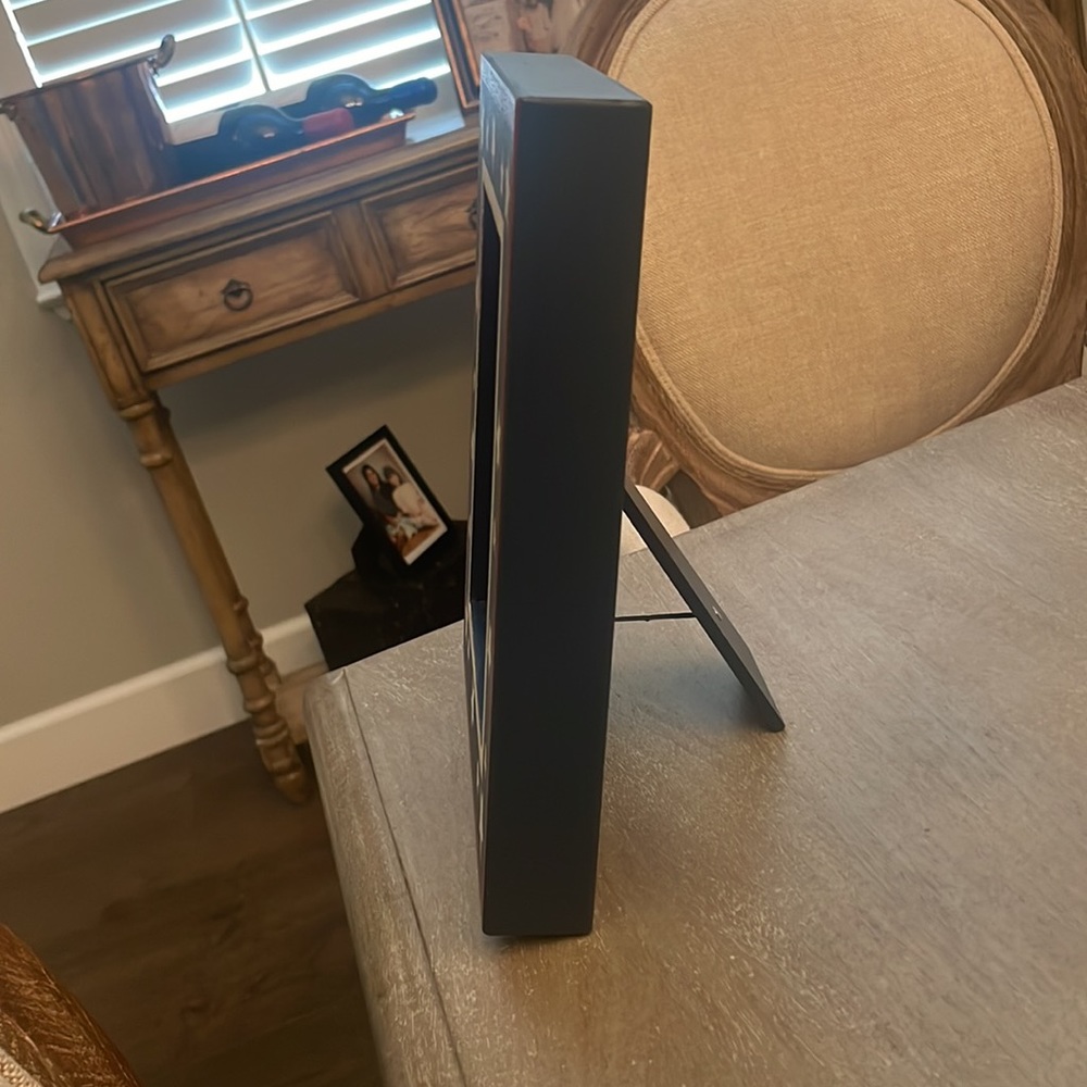 Picture frame - Picture 2 of 4